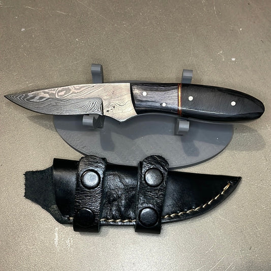 Damascus skinner w/black and grey handle